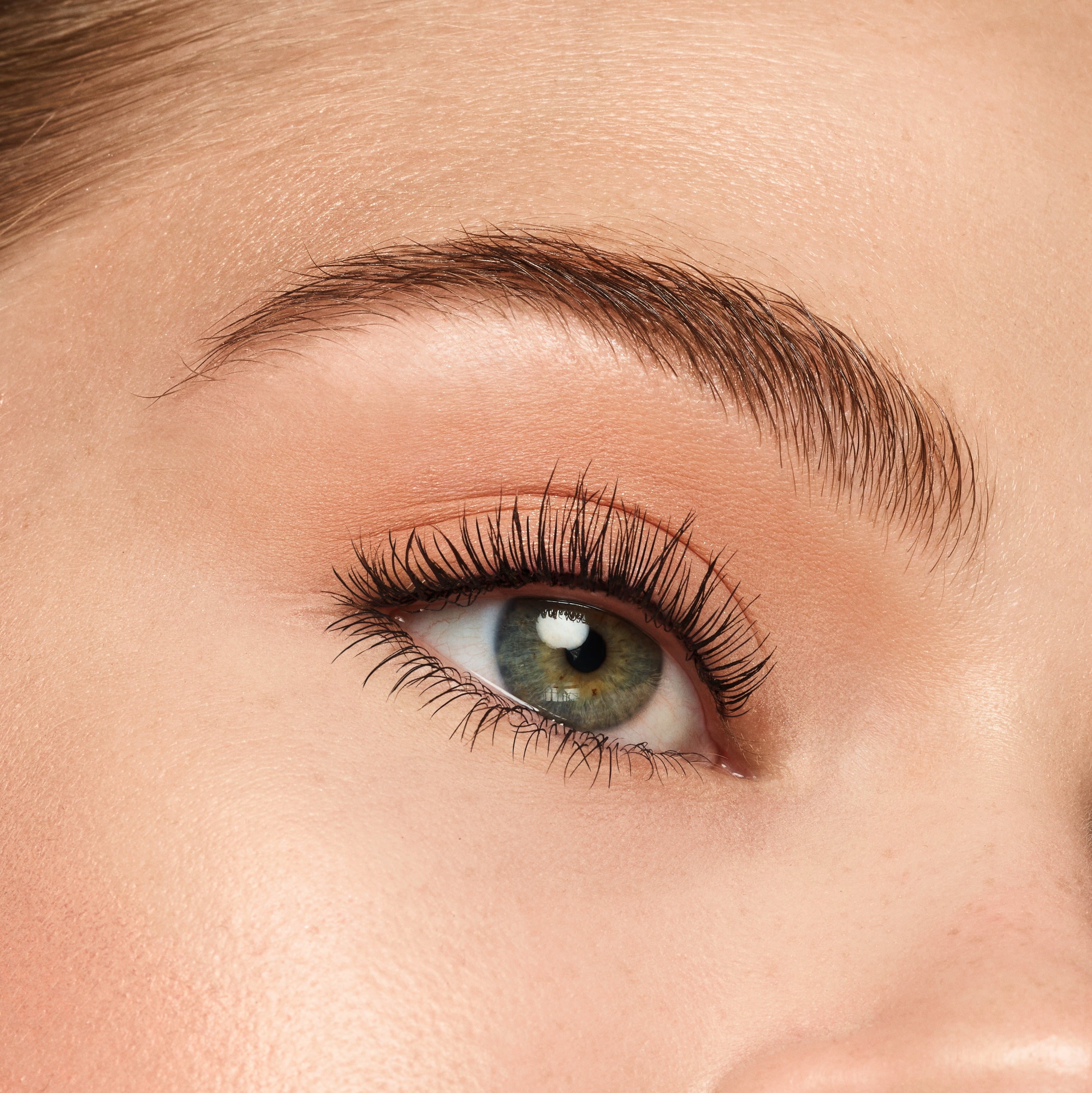 COVERGIRL Lash Blast Active Mascara Extreme Black, Volumizing, .44 Fl Oz, 1 Pack, Mascara, Black Mascara, Mascara for Volume, Volume Mascara, Sweat-Proof, Smudge-Proof, Long Lasting